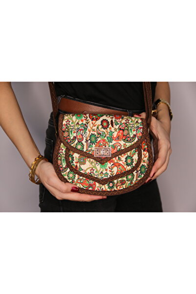 PUJİVA Etnik Tarz Kilim Desenli, Omuz Askılı, Çok Cebli Fermuarlı, Kilitli, Desenli Merinos Çanta