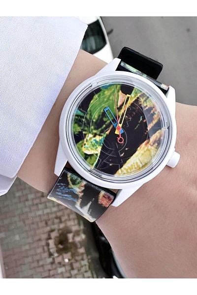 Q&Q  Unisex Waterproof Plastic Band Wristwatch