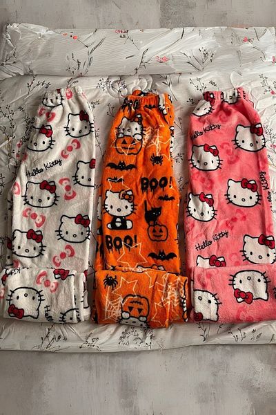 Köstebek Πορτοκαλί Hello Kitty Collage Halloween βελούδινη φόρμα