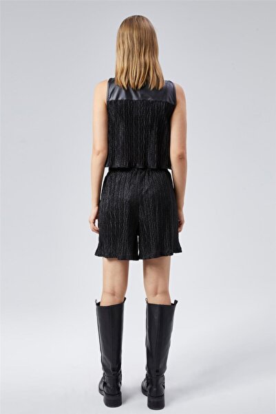 HomeStore Dalga Çizgili Lastikli 2 Cepli Şort