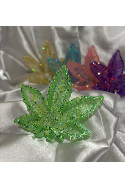 Milo Art Glitter Leaf Shaped Epoxy Ashtray Ash Plate (1 Piece Green)