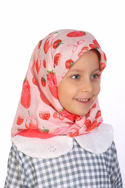 Tesettür Kız Çocuk Çilek Desenli Soft Pamuklu Eşarp 80x80 Cm (1-13 YAŞ)