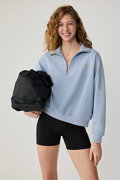 Urban Beat Жіночий розслаблений світшот ARUNA Urbanbeat світло-блакитного кольору з коміром-стійкою на блискавці з принтом