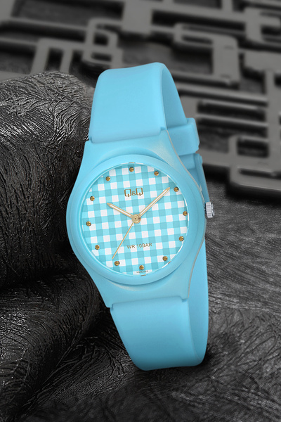 Q&Q  Unisex Waterproof Plastic Band Wristwatch