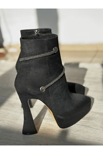 SHOEBOURNE Siyah Süet Sivri Burun Taş Detaylı Şık Yüksek Topuk Platform Bot