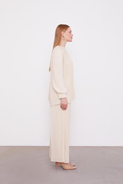 Levidor Beige Pleated Chiffon Double Set