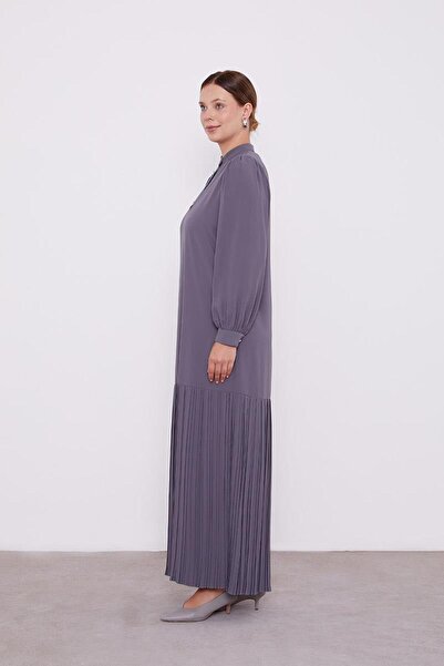 Levidor Φόρεμα από σιφόν με πλισέ με γιακά ανθρακί