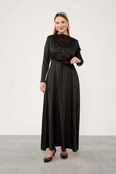 Levidor Σατέν φόρεμα με μαύρη ζώνη