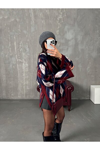 Samin Women's Slit Diamond Patterned Oversize Sweater