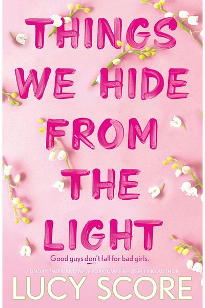 Penguin Books Lucy Score - Things We Hide from the Light (Knockemout Series, 2)