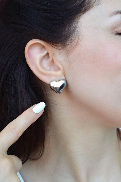 Sacce Scarves&Accessories Silver Colored Curved Heart Earrings