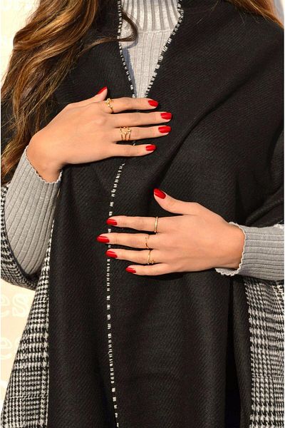 Sacce Scarves&Accessories Winter Shoulder Shawl Black