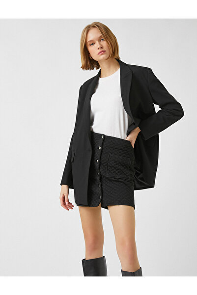 Koton تنورة قصيرة مبطنة بأزرار