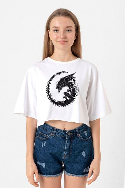 Tshirthane Allien Xenomorph White Women's Crop Tshirt