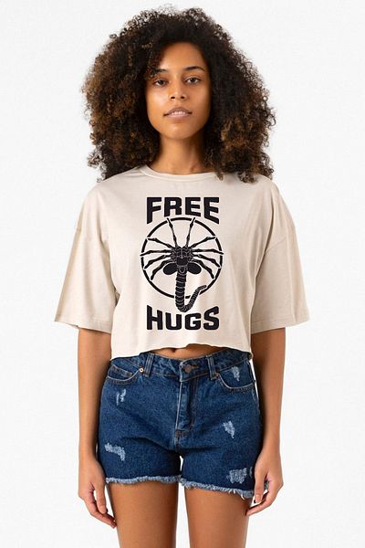Tshirthane Free Facehugger Hugs Beige Women's Crop T-Shirt
