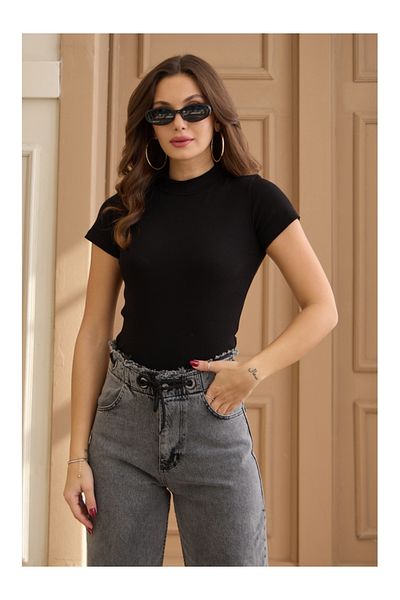 Elif Özbey Butik Body negru cu gât roscat