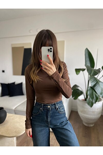 Özgece parmak geçmeli esnek body