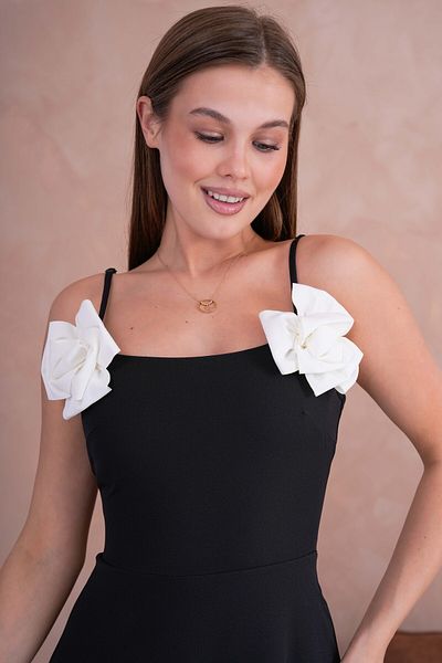 bayansepeti Rochie neagră evazată Midi cu trandafiri albi - cu bretele detașabile și accesorii trandafiri 258