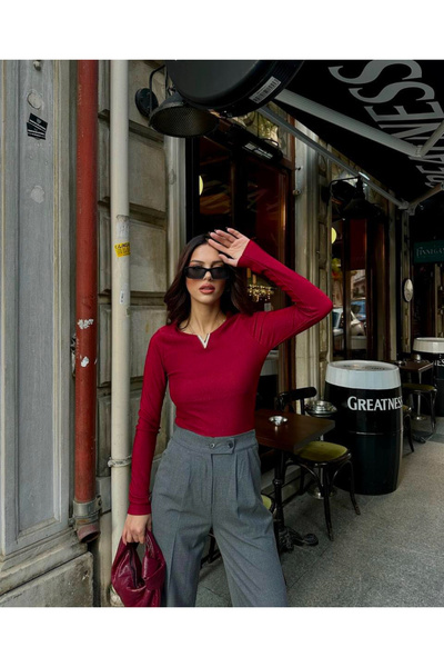 nura Kadın Kırmızı Yaka Detaylı Bluz Fitilli Kumaş