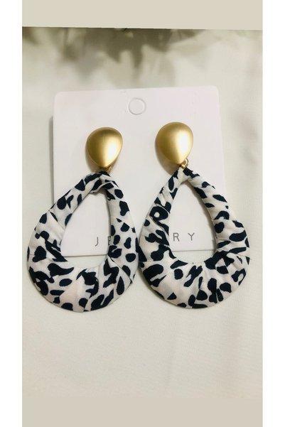 Home Zebra Pattern Drop Earrings - Black and White Earrings