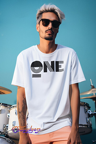 yombaa Ένα εμπριμέ μπλουζάκι Oversize