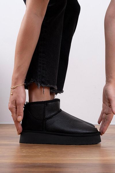 sovrana Thick Sole Boots with Fur Inside Black