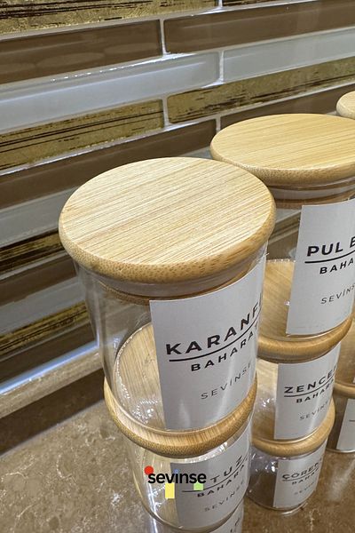 Sevinse Home Set of 6 Round Glass Spice Rack with Bamboo Lids / 16 Waterproof Stickers with Gift