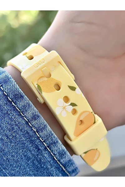 Q&Q Unisex Waterproof Plastic Cord Wrist Watch