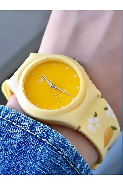 Q&Q Unisex Waterproof Plastic Cord Wrist Watch