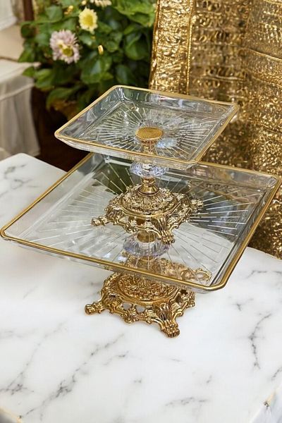 liveisthome 2 Piece Square Cast Iron Standing Cake Presentation Cookie Holder