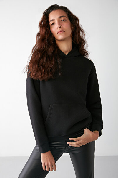 GRIMELANGE Dámská mikina Adel Fleece uvnitř Měkká uvolněná pletená 3 nitě Černá mikina s klokaní kapsou a kapucí