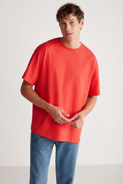 GRIMELANGE Jett Herren-T-Shirt mit überschnittener Passform, 100 % Bio-Baumwolle, dickes, strukturiertes, rotes T-Shirt mit Rundhalsausschnitt
