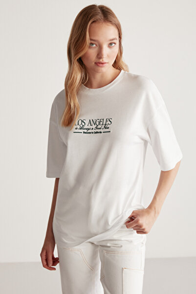 GRIMELANGE Γυναικείο μπλουζάκι Janna με θέμα την πόλη μπροστά και πίσω με στάμπα με λεπτομέρεια Oversize Fit Crew Neck Λευκό / Πράσινο T-shirt