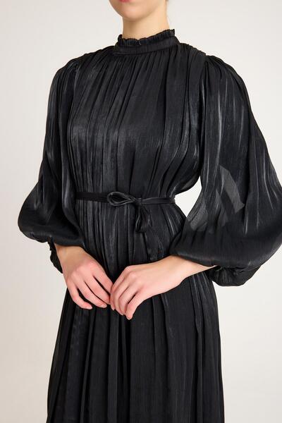 Olcay Černé šifonové šaty - balónové rukávy a skládané krystaly, 4921-E