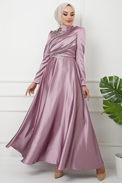 Olcay Szatén estélyi ruha fodros és kőrészlettel az elején K. LILA 1596