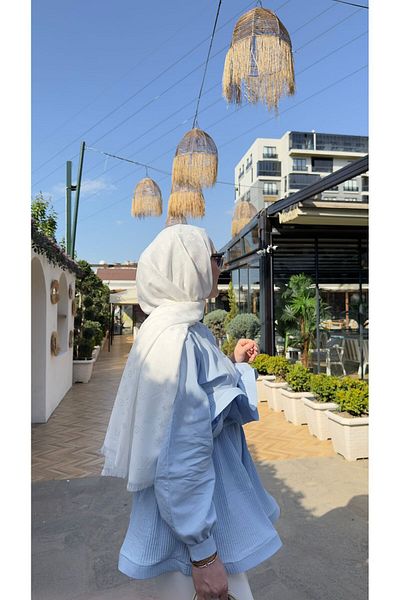 Modechic Collection شال جاكار أبيض حريري