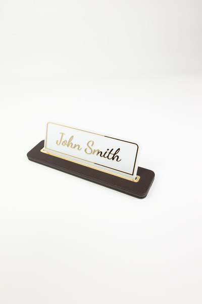 Turgut Office Δερμάτινη επιτραπέζια καρτελάκια με λεπτομέρεια σε καφέ χρυσό