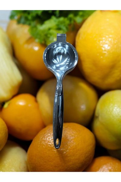 AURA Practical Chrome Clothes - Lemon Squeezer Use