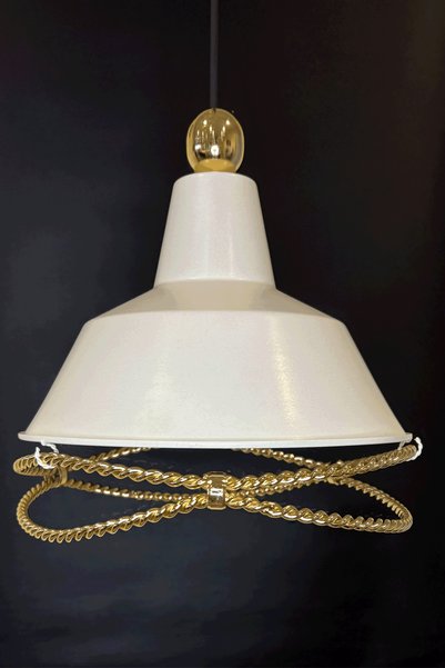 Krea Lighting Krem Beyaz Eskitme Retro Metal Gold Burgu Detaylı Sarkıt Avize