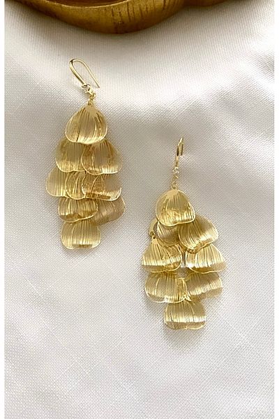 VNS Accessories Moving Model Heart Design Long Earrings (8 cm)