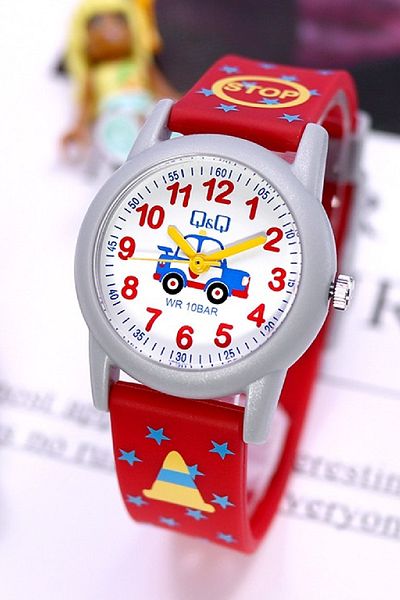 Q&Q Waterproof Boy's Wristwatch with Starry Numbers Automobile Pattern