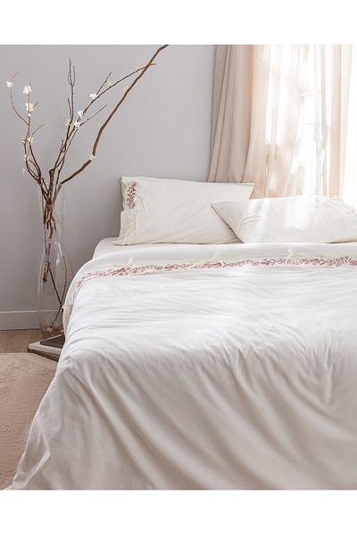 Madame Coco Relief Double 100% Cotton Tied Duvet Cover Set - Ecru/Red