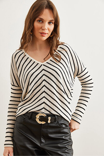 Olalook Kadın Beyaz V Yaka Verev Çizgili Merserize Triko Bluz BLZ-19002809