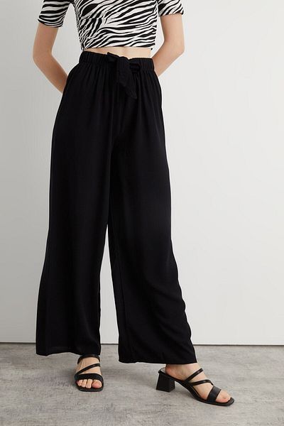 Bukamiss Women's Black Viscose Woven Trousers