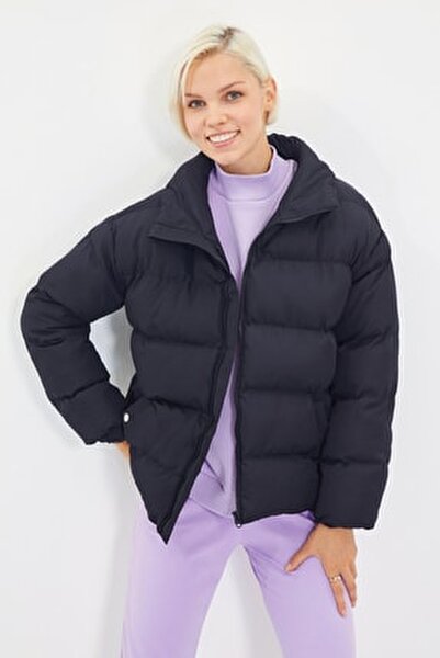 Trendyolmilla Siyah Oversize Dik Yaka Sisme Mont Twoaw21mo0045 Fiyati Yorumlari Trendyol