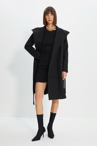 Trendyol Collection Black Belted Wide Cut Oversize Wide Collar Stamp Coat TWOAW22KB0085
