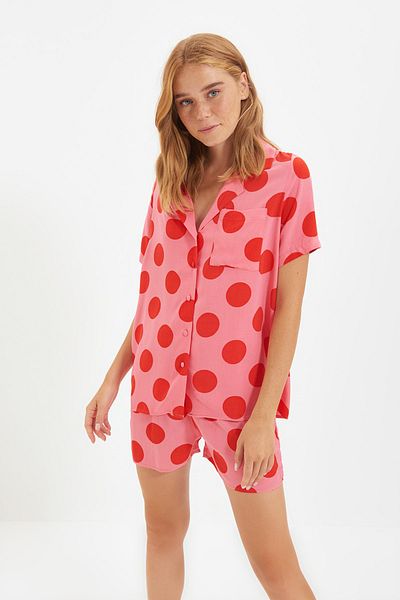 Trendyol Collection Tkané pyžamové soupravy s fuchsiovými puntíkovanými viskózovými šortkami THMSS20PT0306