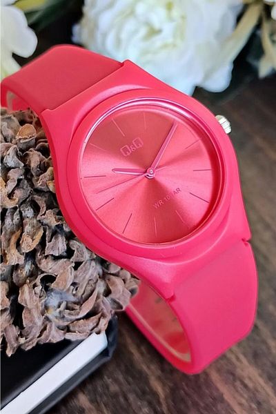 Q&Q Silicone Cord Women's Wristwatch+100 Meters Waterproof