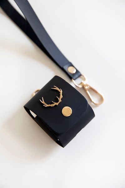 Le Color Headphone Case Black Leather