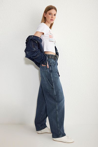 Trendyol Collection Σκούρο μπλε κανονική τσέπη μέσης Λεπτομερές Skater Baggy Fit Jeans TWOSS25JE00073